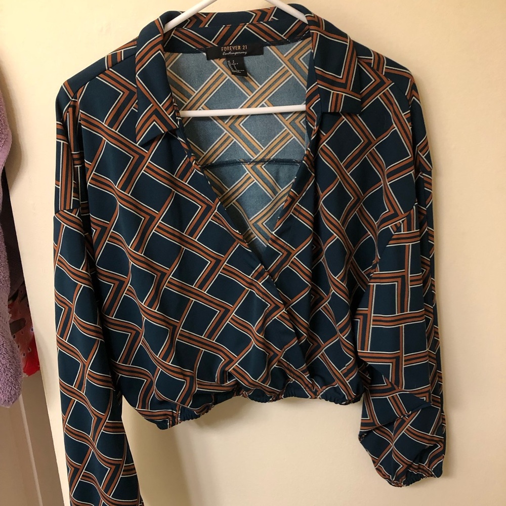 Forever 21 Contemporary Long Sleeve Crop Top